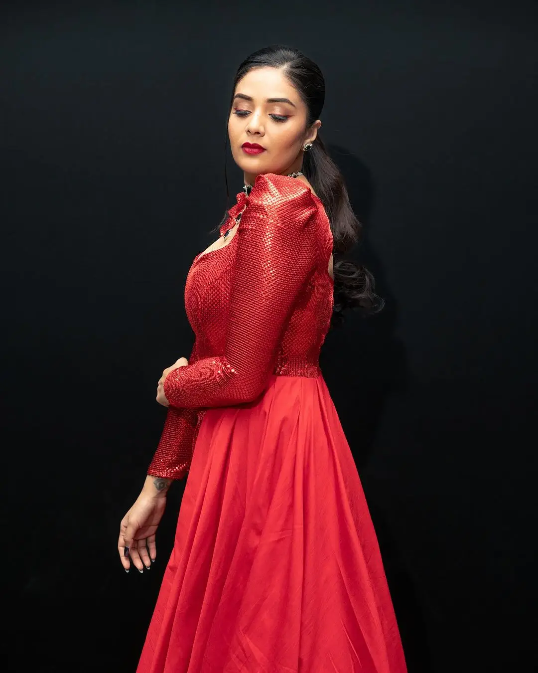 Indian TV Actress Sreemukhi in Long Red Gown